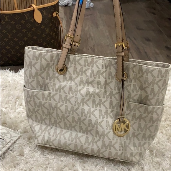 Purse - Picture 5 of 5